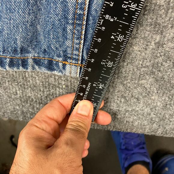 J Riggins Jeans Mens Size 36x34 Distressed Light Wash Straight Fit Denim - Picture 3 of 10